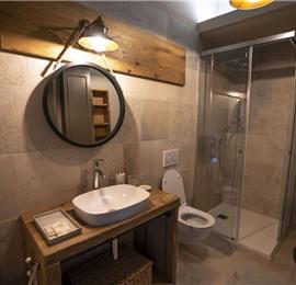 5 bedroom villa with heated pool near Momjan, Istria, sleep 12
